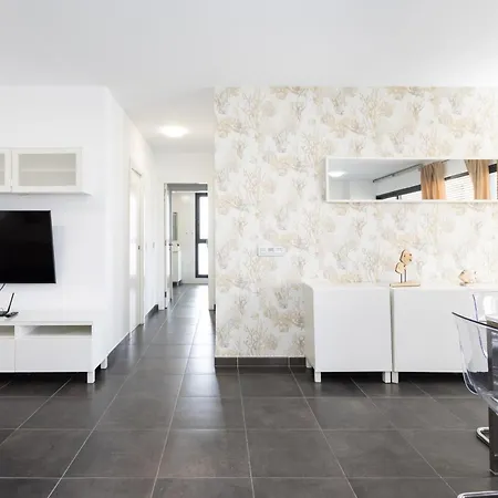 New Center Cristianos Apartament *